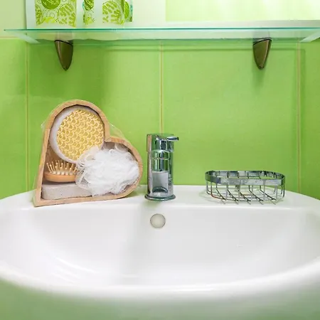 1bd Next To Medical By Flat Mаnager 아파트 *